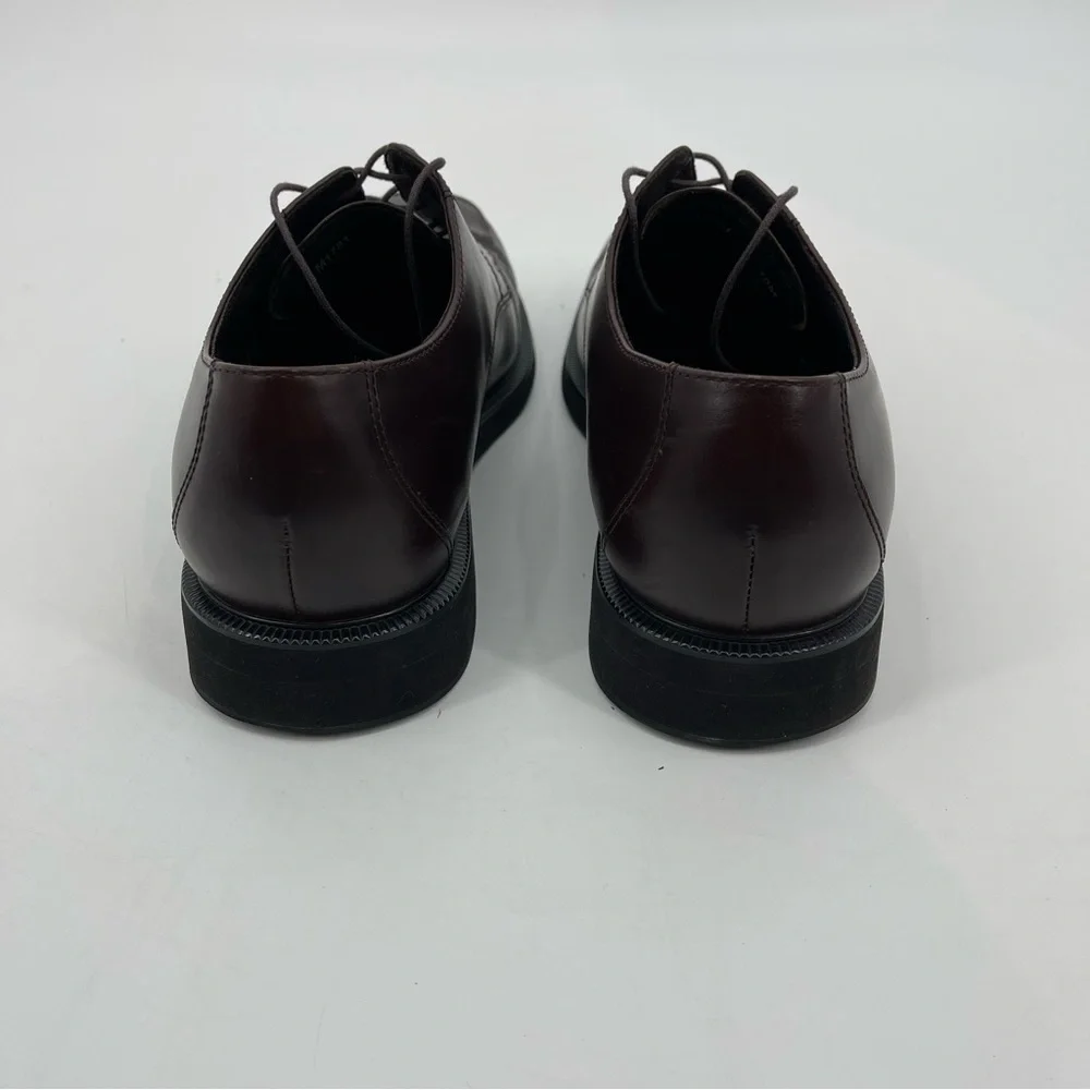 Men’s Rockport shoes size 10M brown  good condition. Preowned